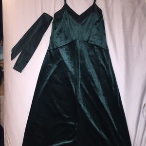 A New Day Emerald Velvet Midi Dress. NWOT